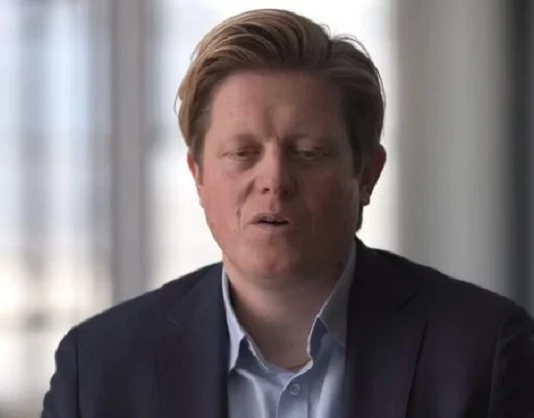 james holt aujourdhui