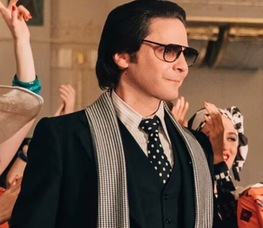 ou a ete filme becoming karl lagerfeld