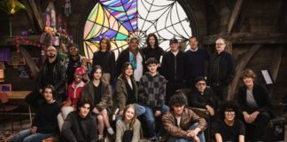 mercredi age personnages acteurs