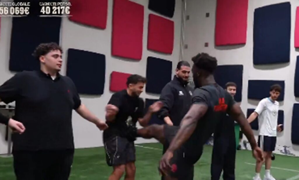 inoxtag coup de pied stream for humanity