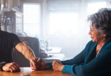 9-1-1 Saison 9 : Qui est Jim Trumbull à qui on rend hommage ? jim trumbull 911 hommage