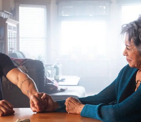 9-1-1 Saison 9 : Qui est Jim Trumbull à qui on rend hommage ? jim trumbull 911 hommage