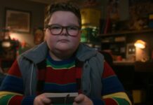 acteur derek harcele stranger things