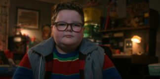 acteur derek harcele stranger things
