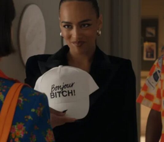 genevieve quitte emily in paris