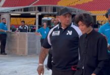 Pyjama Man l’homme qui a attaqué Ariana Grande viré du concert de Lady Gaga ! pyjama man concert lady gaga