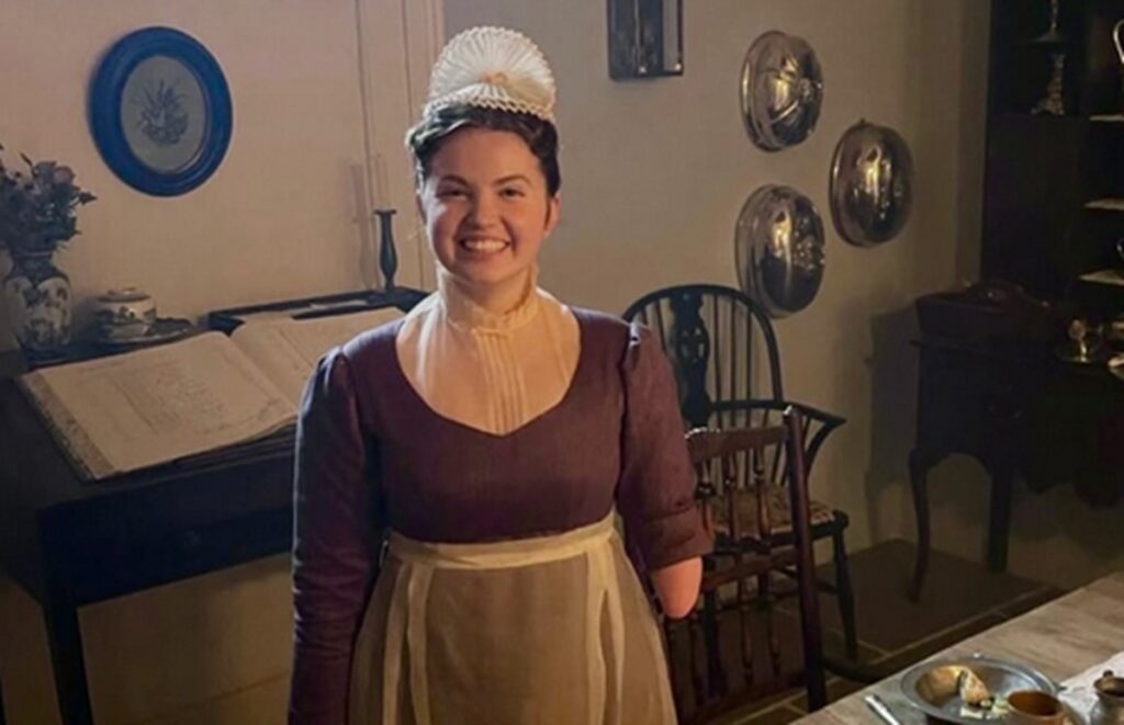 bridgerton actrice un bras hazel