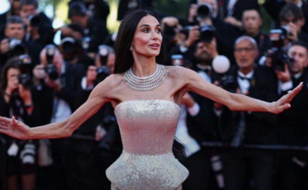 demi moore cannes bras polemique