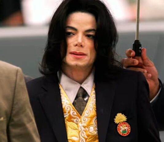 Pourquoi Michael Jackson a til été acquitté en 2005