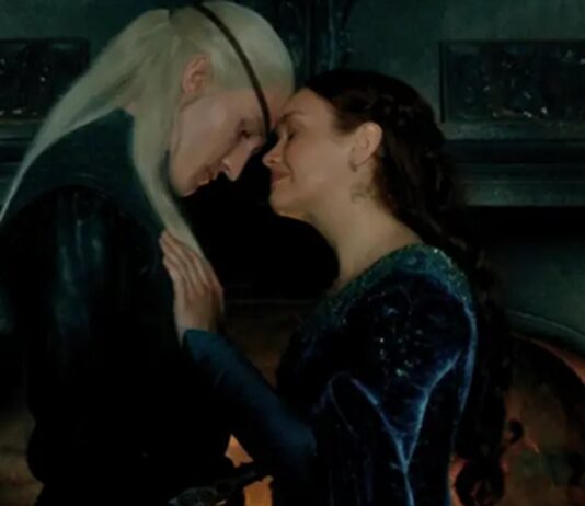 pourquoi aemond embrasse sa mere alicent