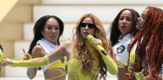 shakira sosie coupe du monde