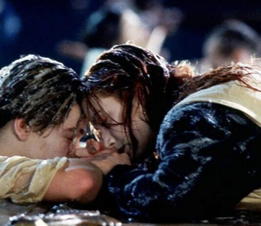 Titanic : Pourquoi Jack ne pouvait-il pas monter sur la porte avec Rose ? titanic pourquoi Jack ne pouvait il pas monter sur la porte avec Rose