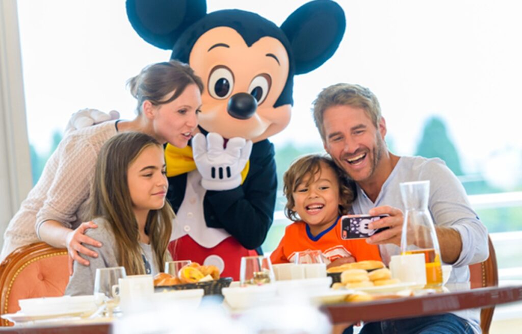 disneyland paris petit dejeuner